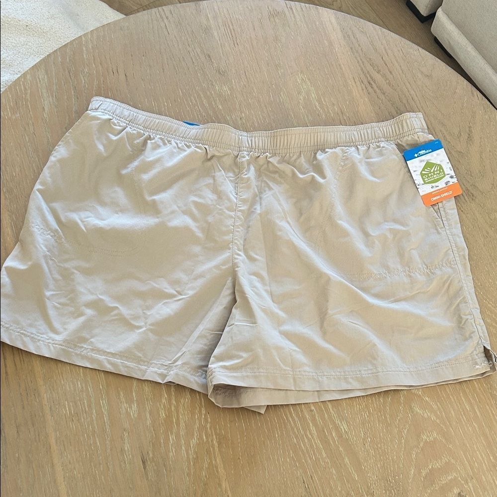 Columbia Women's Sandy River™ Shorts II, 5” inseam, Beige, size XXL, NWT
